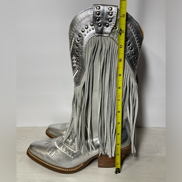 Dingo Gypsy Studded Fringe Metallic Snip Toe Cowboy Silver Boots 6M DI 737 - Picture 6 of 12
